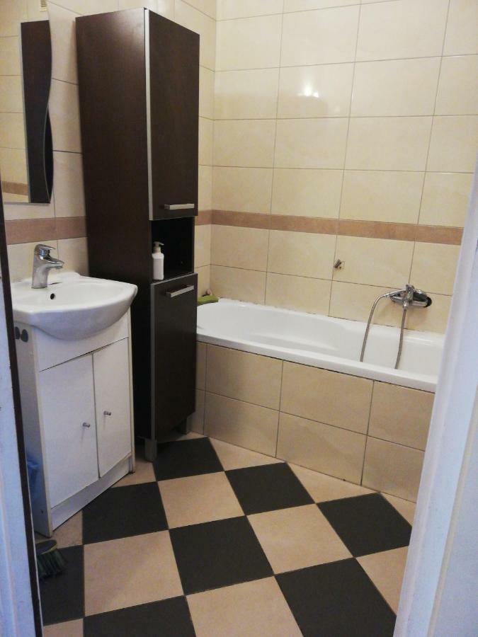 Appartement Pokoje Przy Rondzie à Częstochowa Extérieur photo